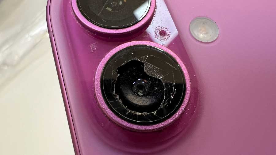 Замена разбитого стекла камеры iPhone 16 Казань
