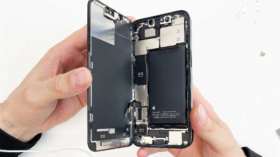 Замена батареи на iPhone 13