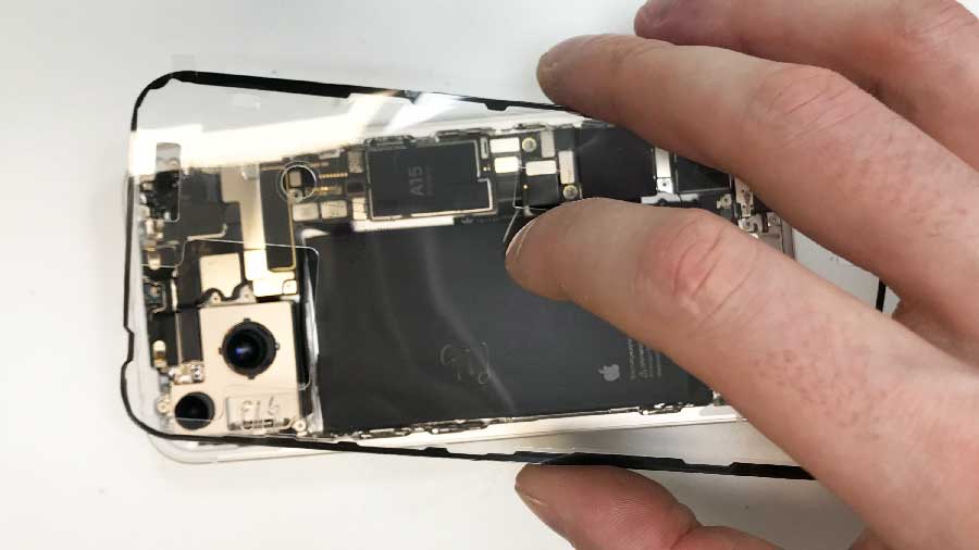 Новая пыле-влагозащита на iPhone 14 в Казани