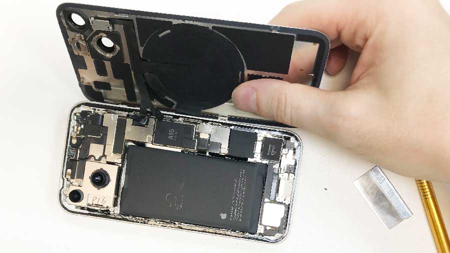 Замена заднего стекла задней крышки на iPhone 14