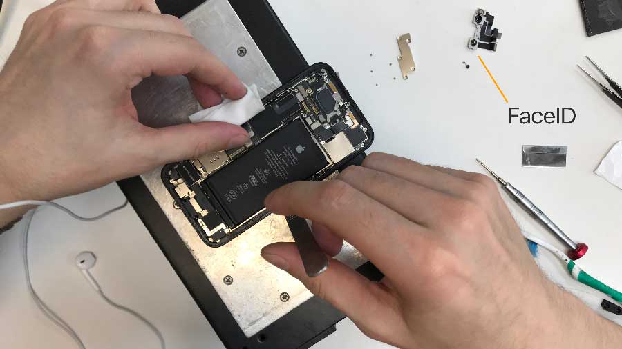 Замена аккумулятора iPhone 12 Казань