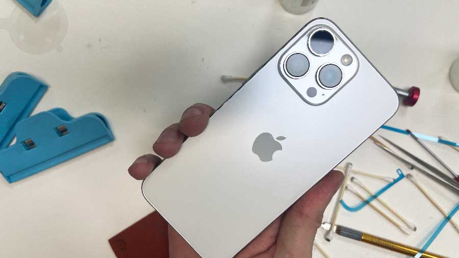Замена крышки на iPhone 15 Pro Max