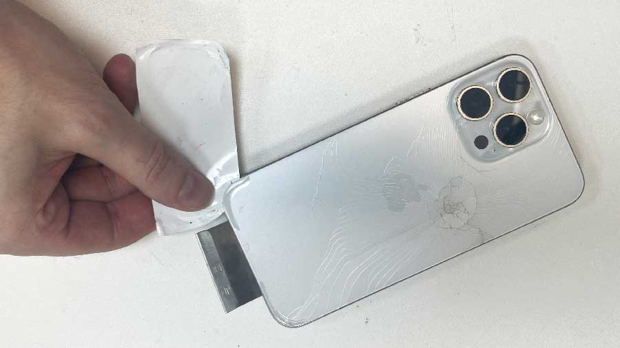Замена заднего стекла на iPhone 15 Pro