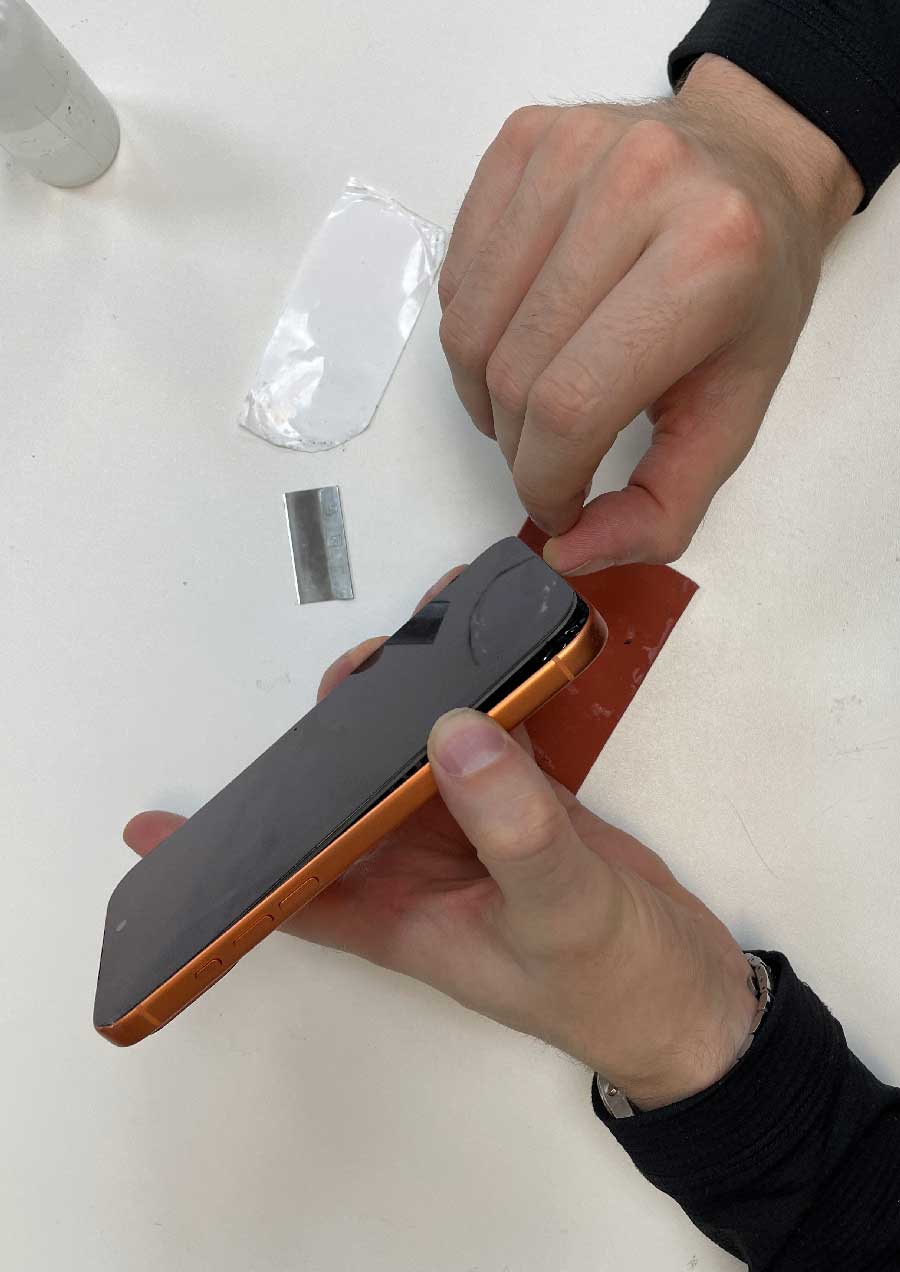 Разборка и ремонт iPhone 17 Pro Max в Казани
