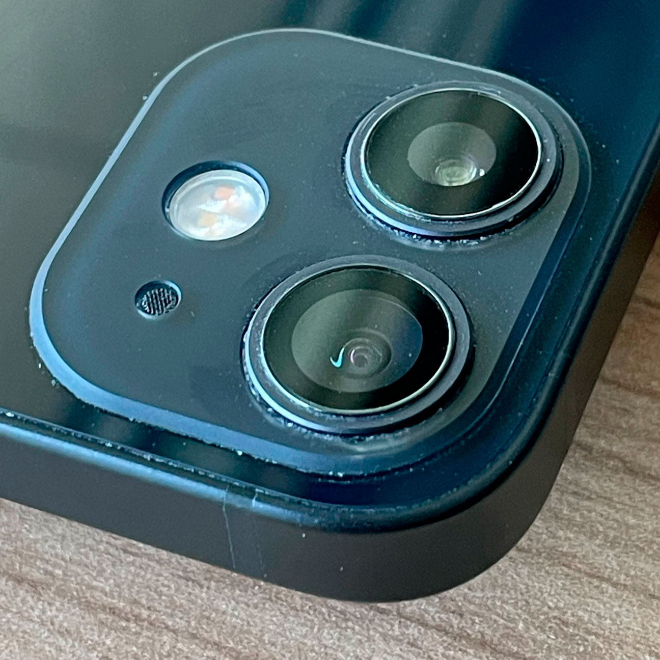 Крышка iPhone 12 mini с широким вырезом