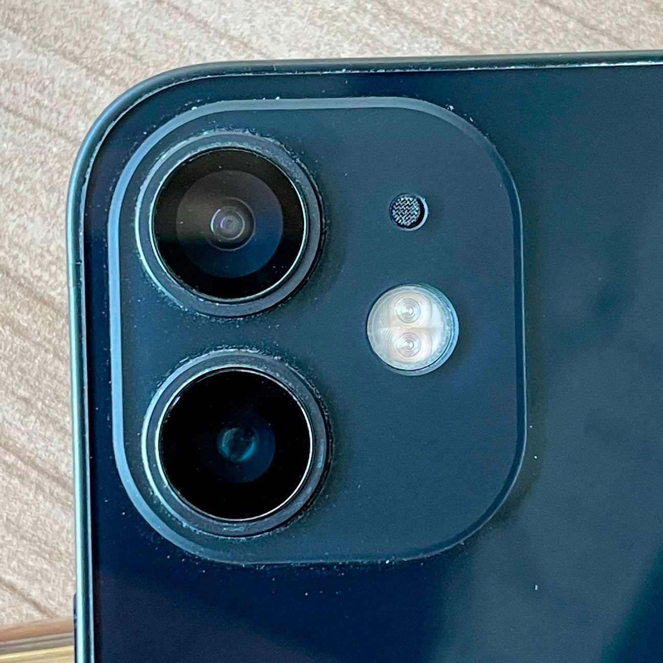 Замена задней крышки на iPhone 12 mini