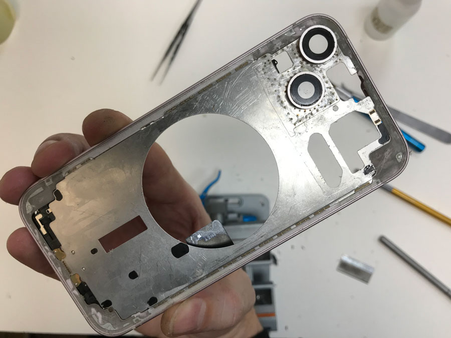 Замена корпуса на iPhone 13