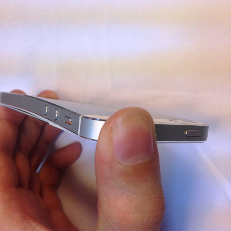 замена гнутого корпуса iPhone 5 в Казани
