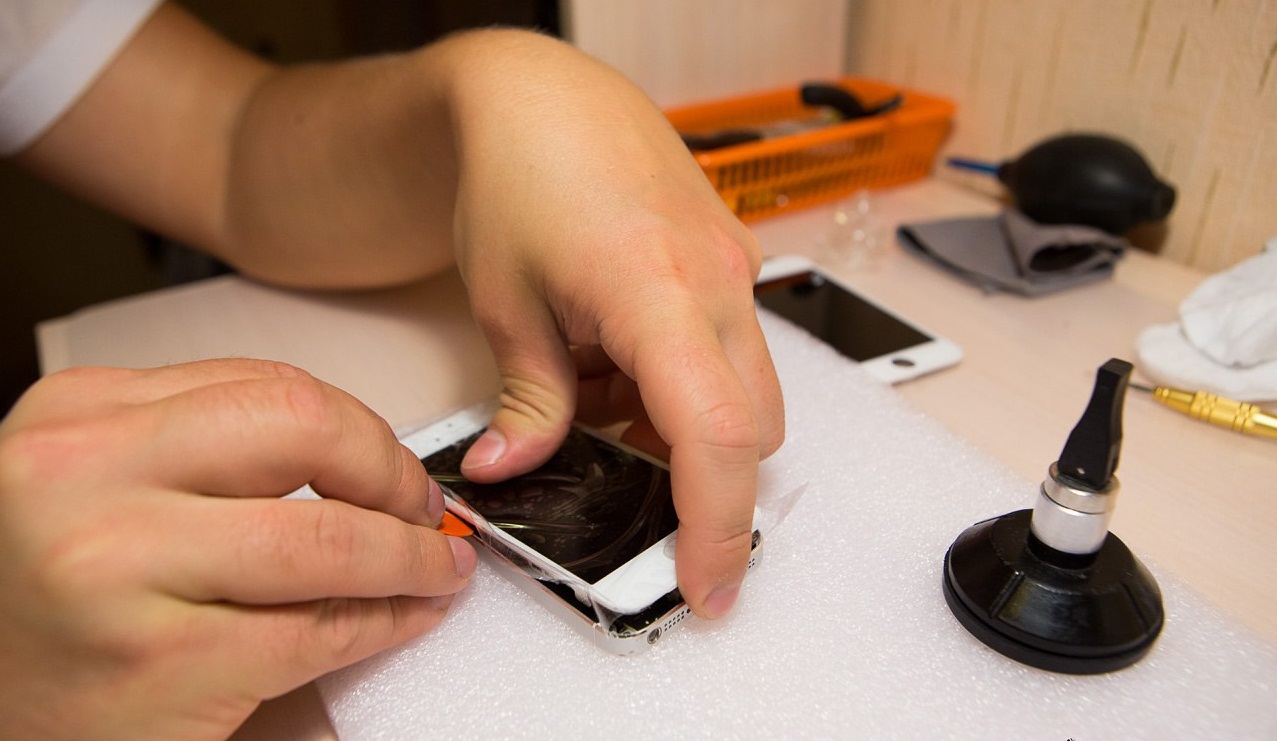 замена дисплейного модуля iPhone 5