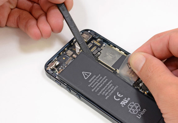 Замена батареи iPhone 5