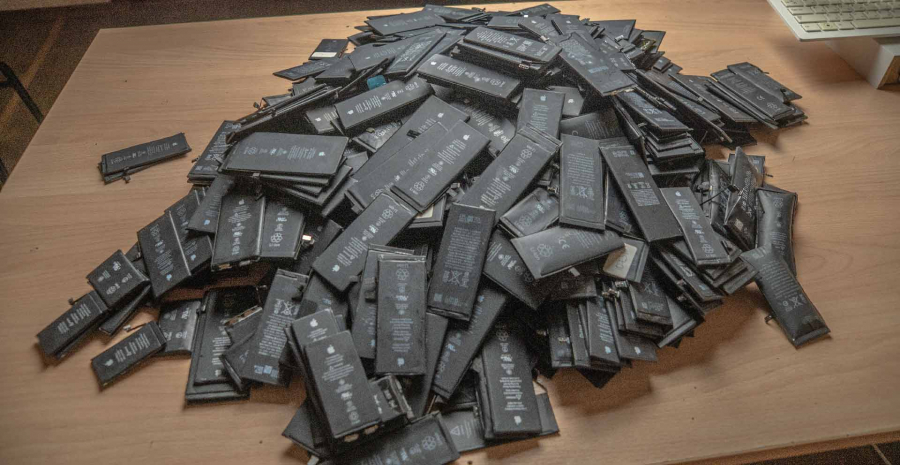 Замена аккумулятора на iPhone в Казани
